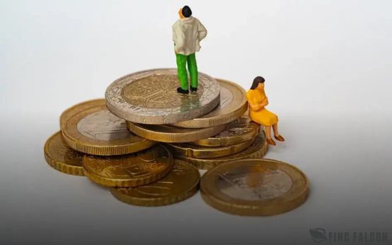 How to Invest for Short-Term vs. Long-Term Gains Effectively